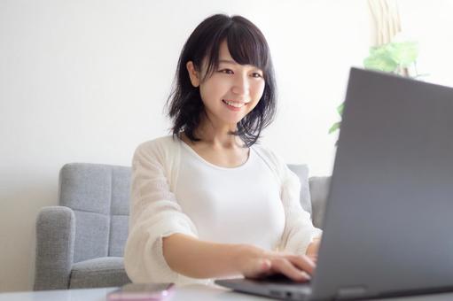 【見られ続ける秘訣】カメラアングルを制する者はチャットを制す！Baron流・飽きさせない配信術