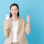 「チャットレディでしっかり稼ぎたい！」 「もっと効率よく高収入を目指したい！」 そんな風に思っている女の子たち、こんにちは！ 福岡市東区香椎にあるチャットレディ事務所Baron（バロン）です♪ チャットレディのお仕事は、基本的には女の子一人の頑張りが大切。 でも、Baronは**「一人で自由にお仕事～…」というだけじゃないんです！** 私たちは、女の子たちが**「稼ぐために」、そして「目標を達成するために」、スタッフも一緒になって二人三脚で頑張っていく事務所**でありたいと思っています(n*´ω`*n)💕 今回は、そんなBaronが、女の子たちの「稼ぎたい！」を全力でサポートするために、具体的にどんなことをしているのか…その舞台裏をちょっぴりお見せしちゃいますっ！✨ Baronが「稼ぐために」徹底している3つのサポート！ ① 単価UP！接続率UP！「稼げるノウハウ」を惜しみなく提案！ 「もっとお客さんと長くチャットしたいけど、どうしたらいいの？」 「なかなかチャットに繋がらない…」 そんなお悩み、ありますよね。 Baronでは、そんな時こそ私たちの出番！ 長年の経験で培った**「繋がるためのノウハウ」**を、惜しみなくあなたに提案します！ 例えば… 「いま、すごく良いムード作れてますね！このタイミングで、こんなセリフ言ってみるのはどうですか？😊」（リアルタイムでのアドバイスも！） 「ライトの当て方やカメラの色味調整で、盛れ度は無限大ですよ！ちょっとお部屋に行って、一緒にベストな状態に調整しましょう！✨」（環境設定もサポート！） 「この一連の流れを意識しておくと、コツを掴みやすいかもしれません！分かりやすいように資料も作成するので、一緒に見ていきましょう！」（個別のマニュアル作成も！） あなたの魅力を最大限に引き出し、お客さんの心を掴むための具体的なテクニックを、一緒に見つけていきましょう！ ② あなたに合った「稼ぎ方」を見つける！徹底作戦会議！ 「前に教えてもらった方法、試してみたけど私には合わなかったみたい…」 「他に何か良い方法はないかなぁ…」 大丈夫！そんな時も、私たちBaronにお任せください！ 女の子によって、得意なことや魅力、お客さんとの相性は様々。 向き不向きがあるのは当たり前なんです！ だからこそ、Baronでは**「稼ぐための作戦会議」**を大切にしています。 「この方法は合わなかったんですね。じゃあ、次はこんなアプローチはどうでしょう？」 「他の女の子で成功した事例だと、こんな方法もありますよ！」（「私、こうやって成功したよ！」なんて、先輩チャットレディさんの声も参考に！） 「もっとお客さんの注目を集めるために、思い切ってイベントを企画してみませんか？一緒にアイデアを出し合いましょう！」 スタッフ一人ひとりの知識や経験はもちろん、時には女の子同士の意見も取り入れながら、まさにスタッフ総出でアイデアを出し合います！ 考え方も十人十色。それぞれの案を混ぜ合わせることで、あなただけにピッ タリの「稼ぎ方」を見つけ出すための作戦会議を、熱く、そして楽しく行っています！ ③ モチベーションUP！「目標達成」への道のりを一緒にプランニング！ 「今月はこれくらい稼ぎたい！」 「絶対にランキングに入りたい！」 そんなあなたの熱い想い、私たちBaronが全力で応援します！ でも、目標達成のためには、具体的な計画が不可欠ですよね。 「本業の都合で、なかなか時間が取れなくて…」 「今月、目標これくらい稼ぎたいんだけど、どうやってスケジュールを組み立てたらいいか分からない…」 そんな時も、遠慮なくご相談ください！ 「本業、毎日大変ですよね…！体調面も考慮して、無理のないようにこんなお仕事スケジュールはどうでしょう？」 「今月、これくらい頑張りたいんですね！素晴らしいです！じゃあ、1日あたり●時間くらいを目安に頑張ってみるのはどうでしょうか？一緒にシミュレーションしてみましょう！」 あなたのライフスタイルや目標金額、そして体調面までしっかり考慮しながら、達成可能なスケジュール調整や、具体的な目標設定を一緒に行います。 モチベーションを維持しながら、着実に目標へ近づけるように、私たちが伴走します！ Baronは、あなたの「頑張りたい！」を応援するチームです！ いかがでしたか？ Baronが、ただ場所を提供するだけの事務所ではないこと、少しでも伝わったでしょうか？😊 私たちは、女の子たちが安心して、そして楽しく高収入を目指せるように、常に「何ができるか」を考え、行動しています。 あなたの「頑張りたい！」という気持ちを、私たちBaronスタッフはチーム一丸となって全力でサポートします！ 「一人じゃ不安…」 「もっと効率よく稼ぎたい！」 そんなあなたは、ぜひ一度、福岡市東区香椎のBaron（バロン）にお越しください。 私たちと一緒に、あなたの「なりたい未来」を実現しましょう！💖 あなたからのご連絡を、心よりお待ちしています！