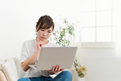 「パソコン苦手だから…」と諦めないで！福岡市東区香椎Baronなら、スマホ感覚で高収入が目指せます